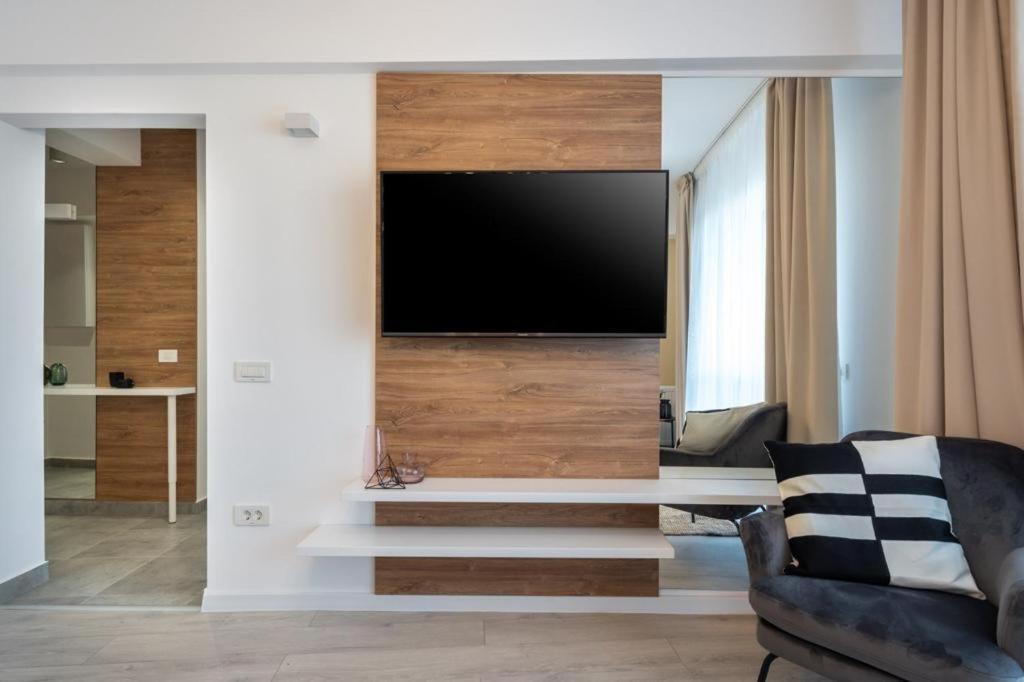 Piata Romana, Two Bedrooms Apartment Бухарест Экстерьер фото