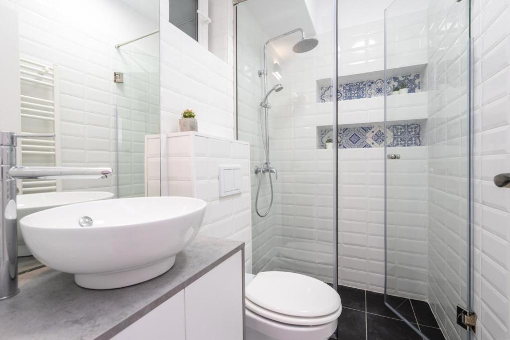 Piata Romana, Two Bedrooms Apartment Бухарест Экстерьер фото